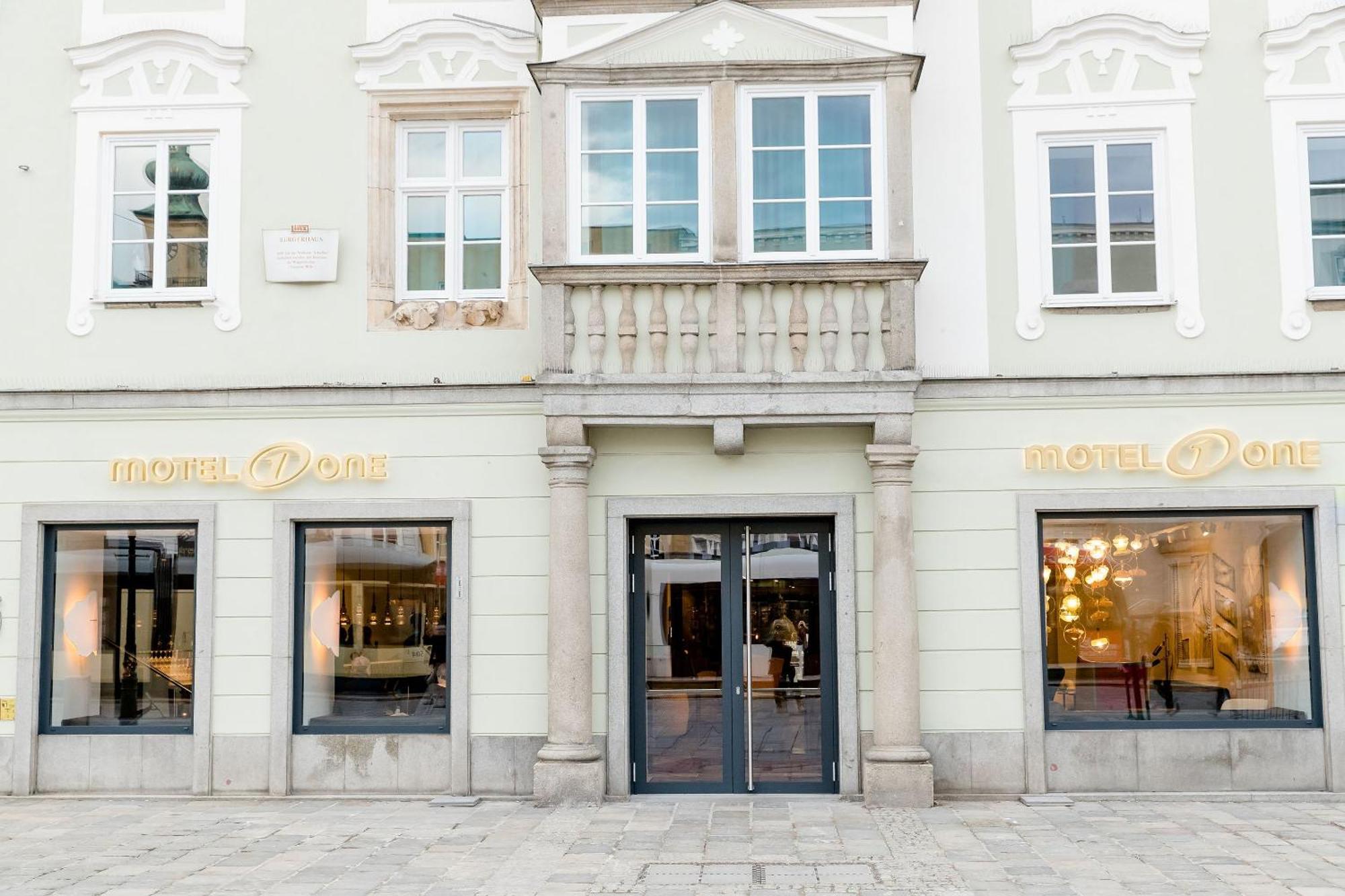 Motel One Linz-Hauptplatz Экстерьер фото