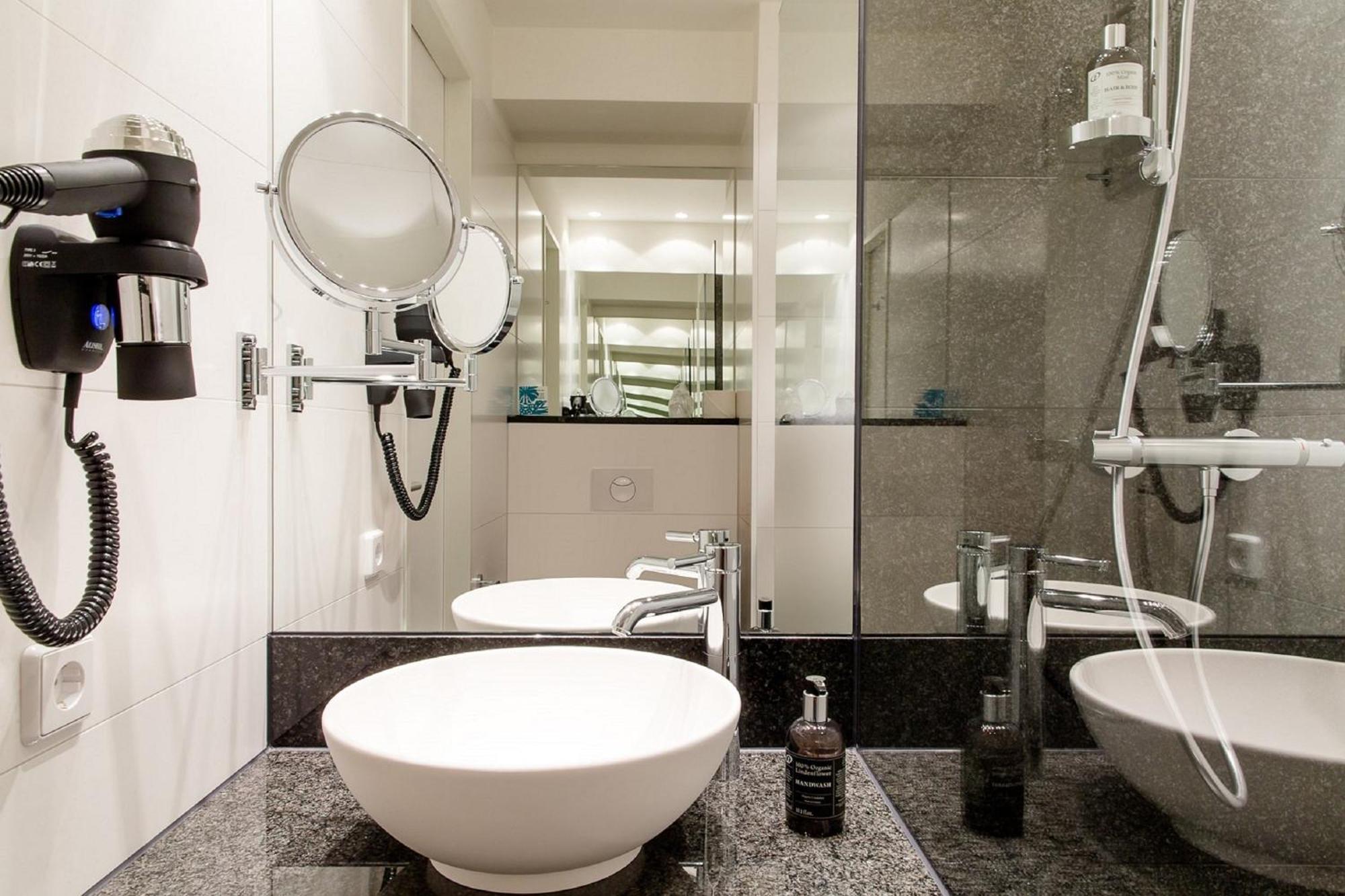 Motel One Linz-Hauptplatz Экстерьер фото